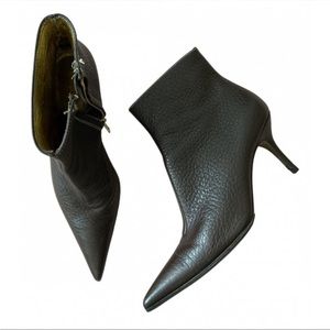 Dolce & Gabanna brown leather booties with small heel
